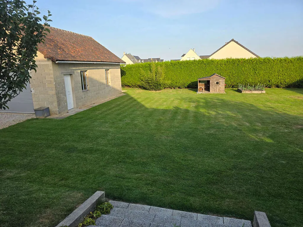 Jardin - Maison avec Sous-sol et Garage à 15 km de Beauvais