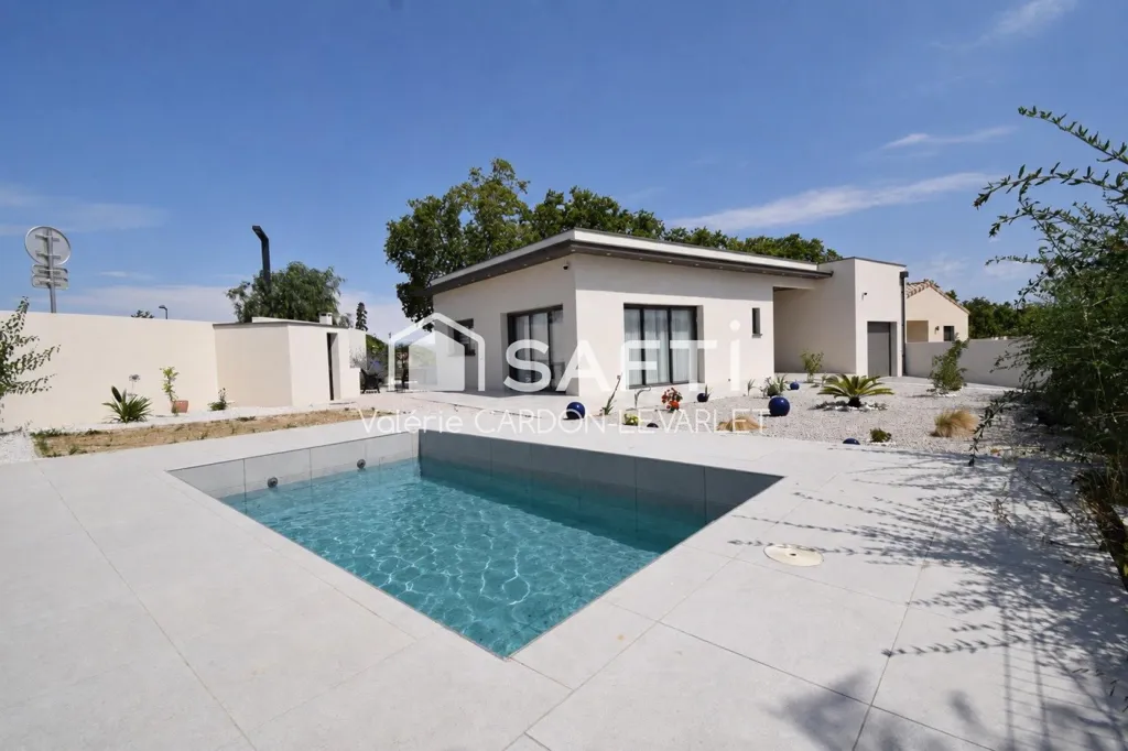 Piscine - Villa Contemporaine avec Piscine dans un Lotissement Sécurisé