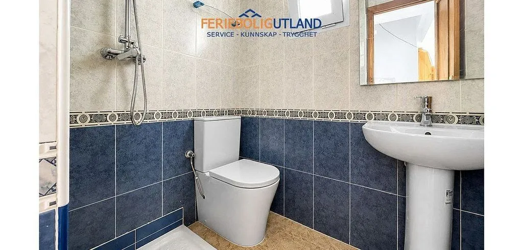 Salles de bain - Terraced Semi-Detached with Pool in Cabo Roig