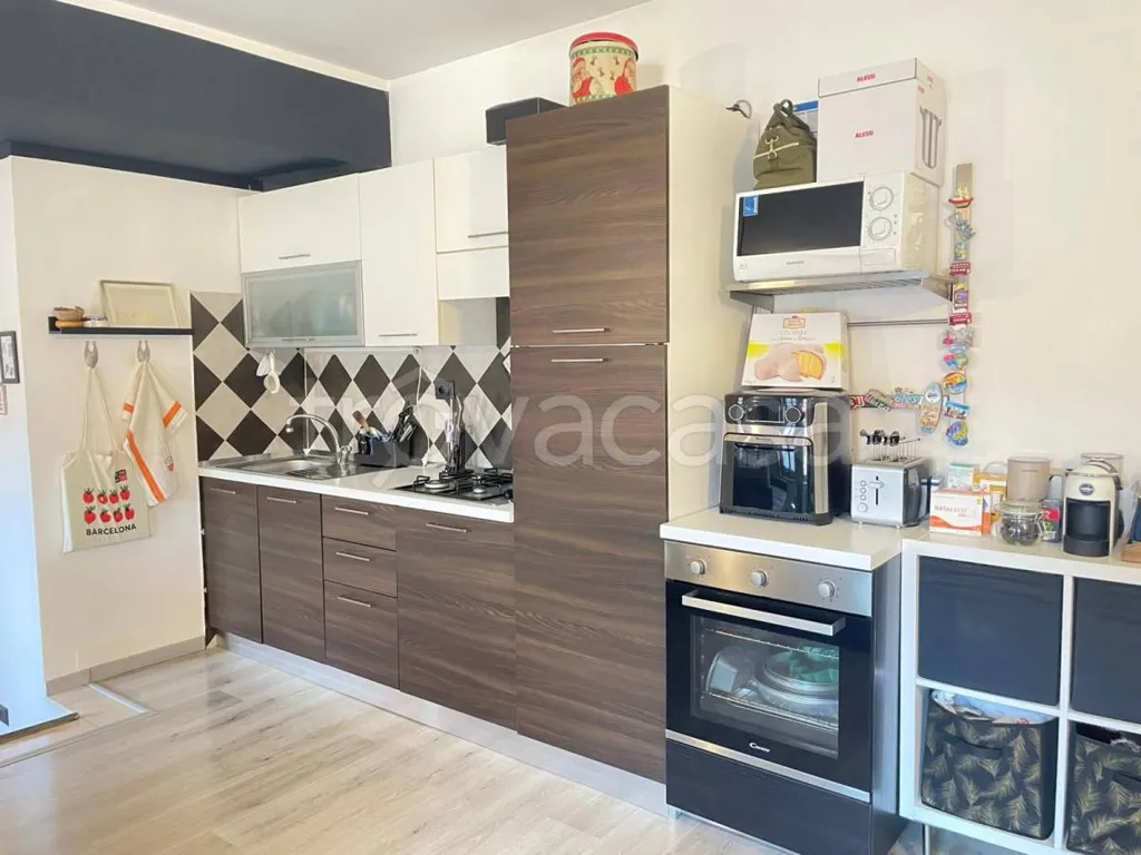 Cuisine - Rearranged Apartment with Balcony in Collegno