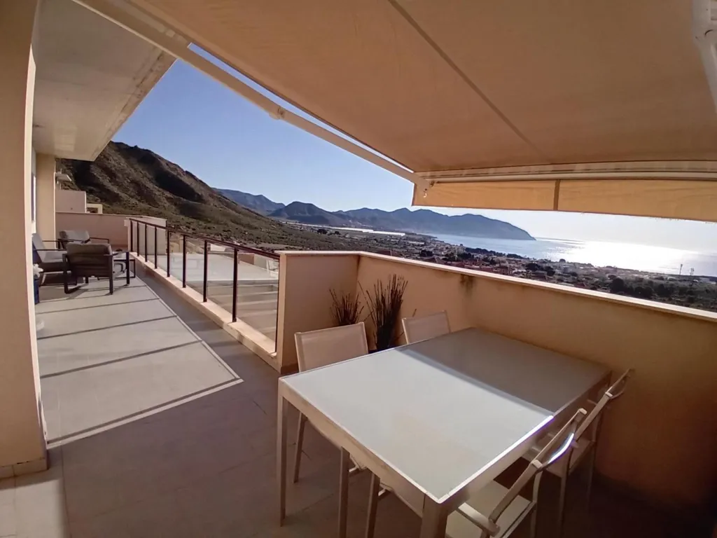 Rõdu - Penthouse with Sea Views in Mojón Hills