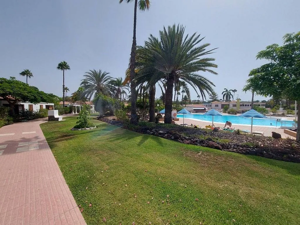 Aed - Bungalow with Pool on Tjaereborg Avenue