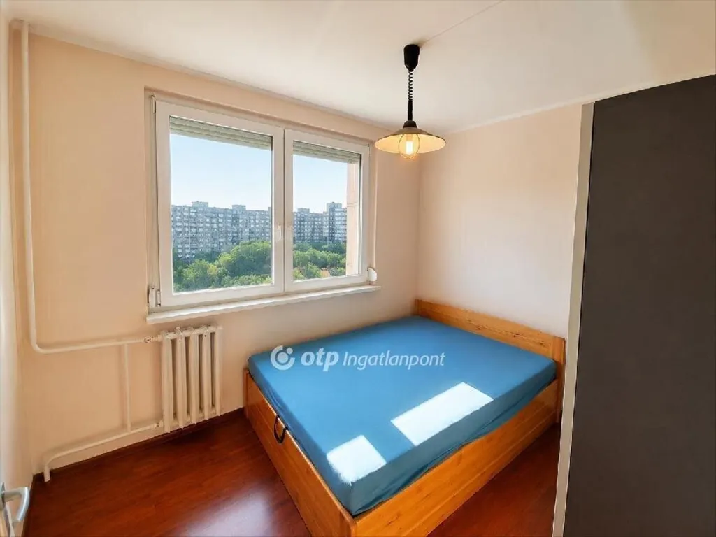 Magamistoad - Panel Flat with Balcony in Budapest IV District