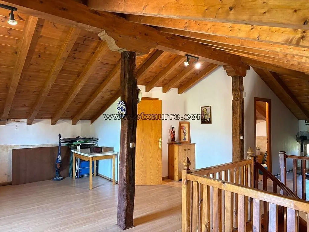 Pièces - Rural House with Balcony in Ayala