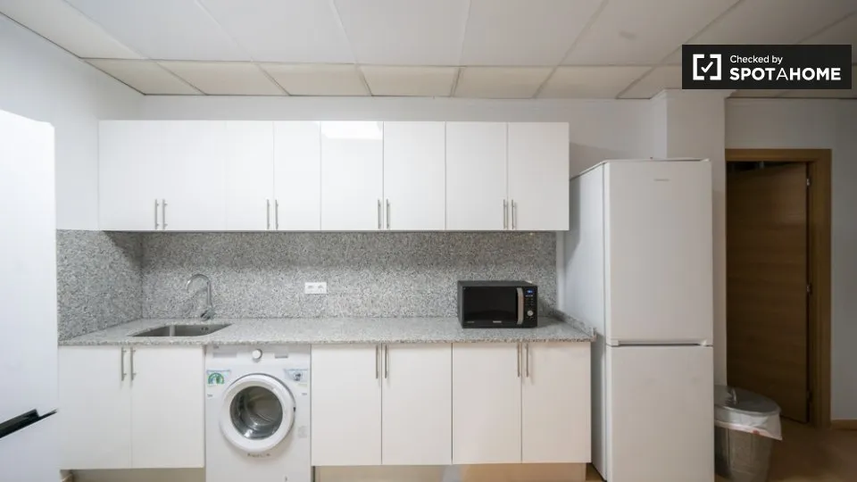 Cucina - Shared Flat with Terrace in Sant Francesc, Valencia