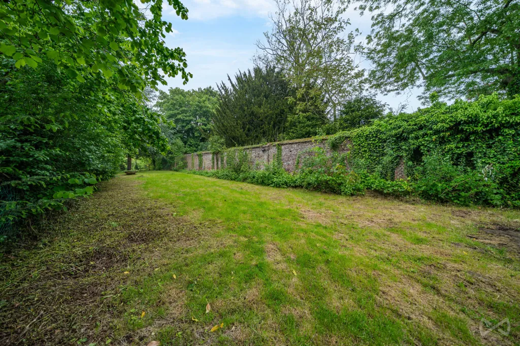 Aed - Buildable Plot in Faubourg de Namur, Nivelles