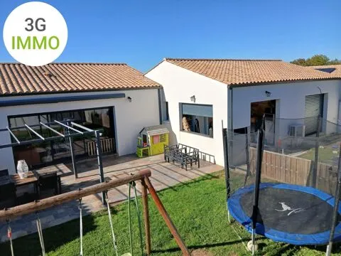 Jardin - Maison Contemporaine avec Terrasse à Saint-Hippolyte