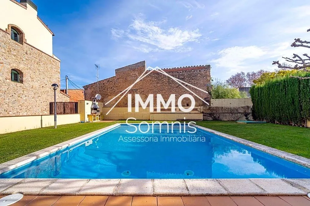 Piscina - Townhouse with Pool in Torroella de Fluvià