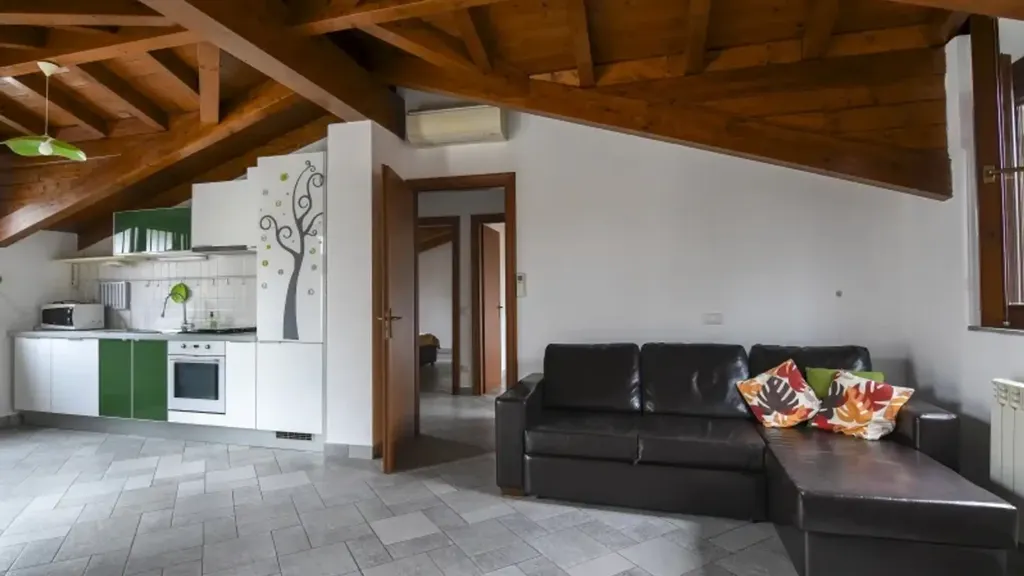 Soggiorno - Appartamento arredato con terrazzo a Binzago, Cesano Maderno