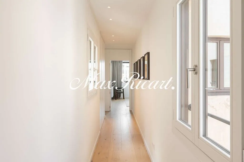 hallway_entrance