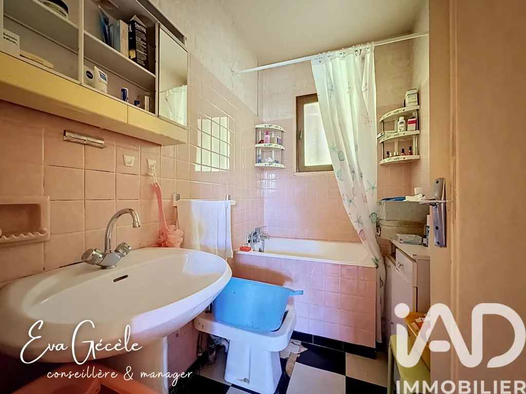Bagni - 6-Piece House with Garden in Villette
