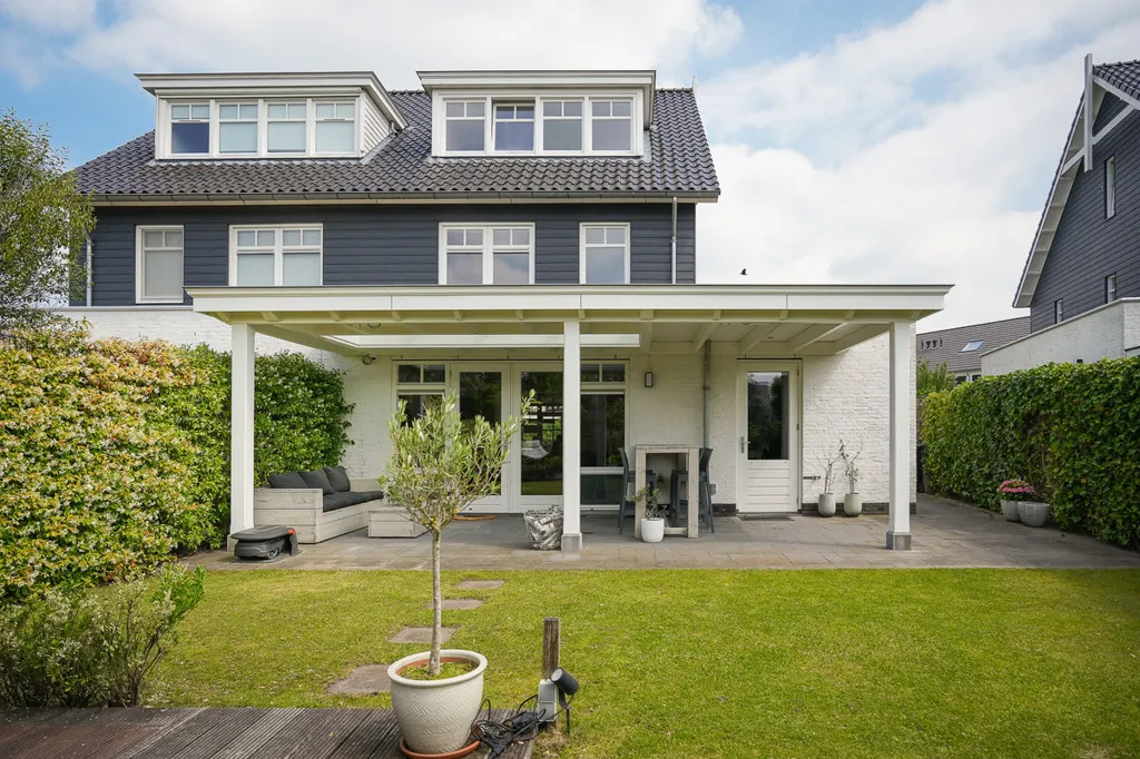 Terrass - Half-Detached House with Water View in Culemborg