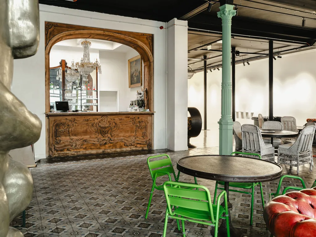 Séjour - Ancienne Usine de Céramique avec Façade Art Nouveau à Ixelles