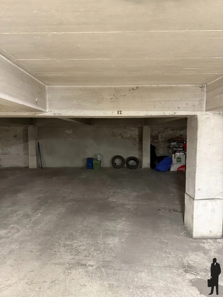 Garaaž - 15 Parking Spaces in Antwerp