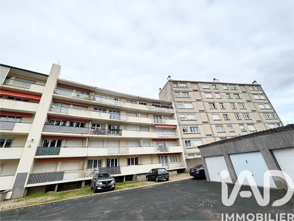 Välivaade - 3-Bedroom Apartment with Balcony in Châteauroux
