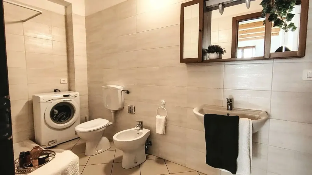Vannitoad - Studio with Private Courtyard in Cento
