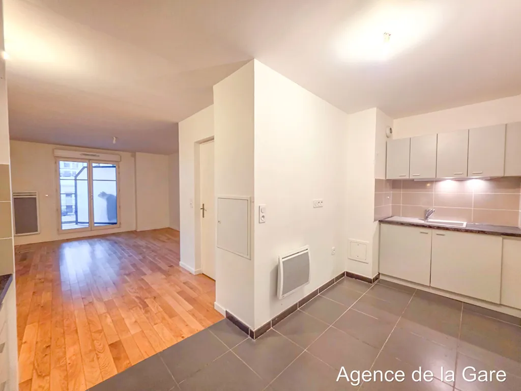 Köök - City Centre Flat with Balcony in Maisons-Laffitte