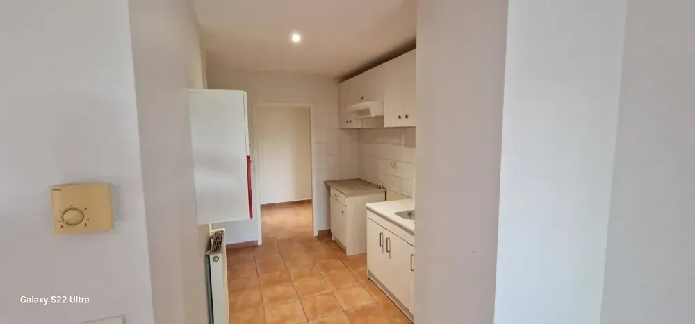 Cuisine - Appartement 2 Pièces avec Balcon au Centre de Jassans Riottier