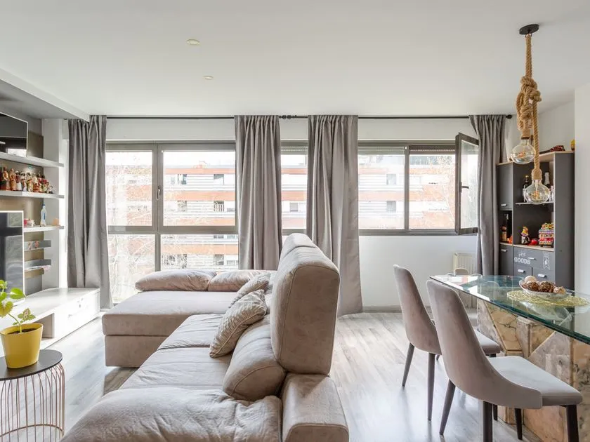 Elutuba - Bright Apartment with Garage in Pamplona