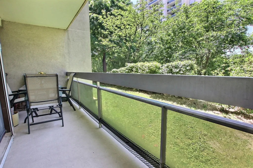 Balcone - West-Facing Flat with Balcony in Pantin
