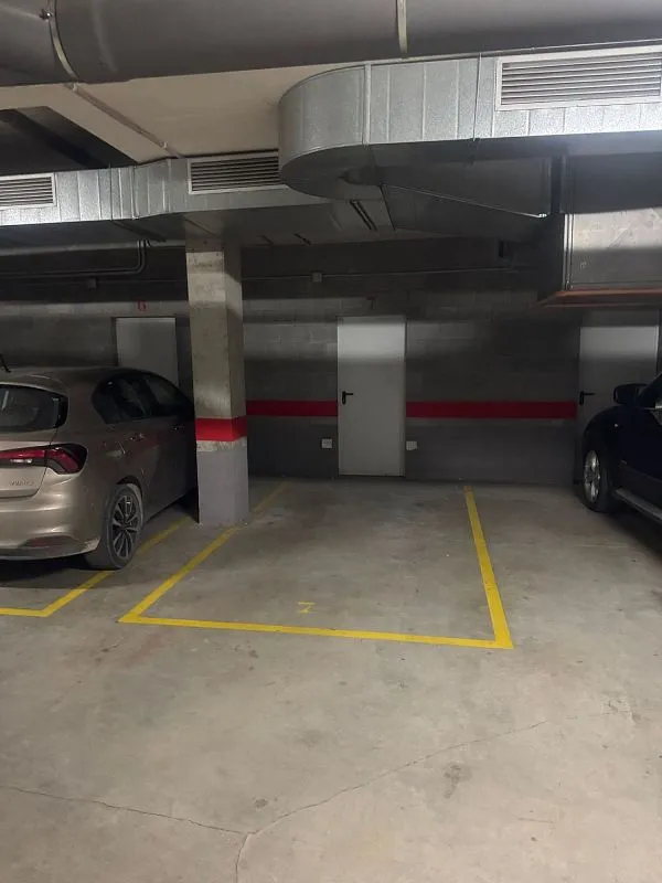 Garage - VPO Apartment with Parking in Tàrrega