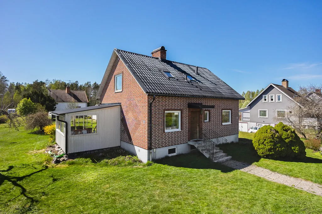 Välivaade - 1955 Villa with Garden in Laxå