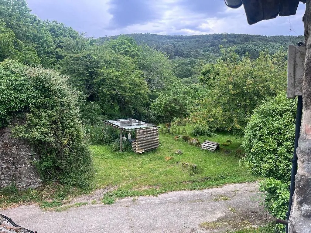 Jardin - Rustic Stone Chalet with Garden in Lobeira