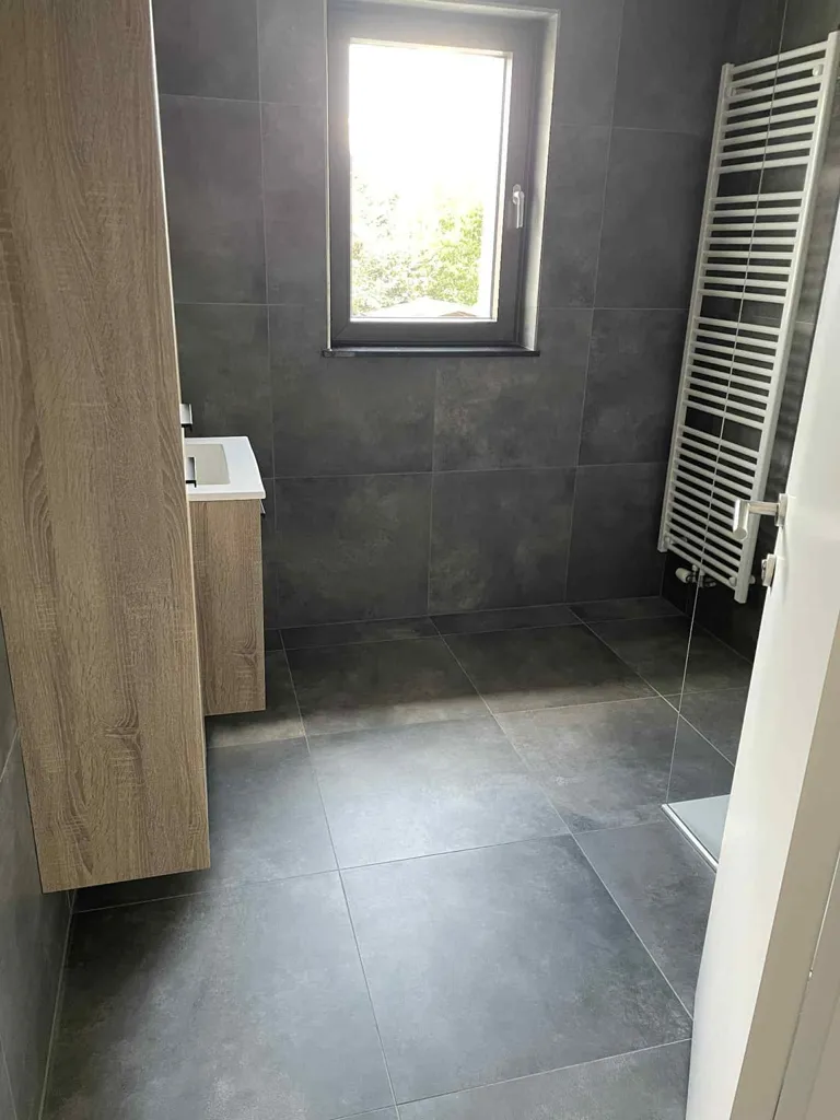 Vannitoad - Recent Apartment with Garage in Étalle