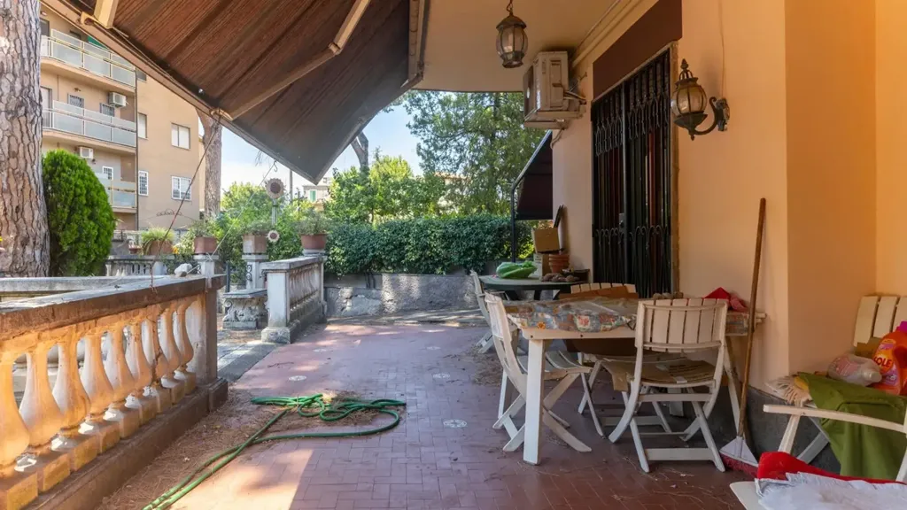 Terrass - Three-Bedroom Apartment with Garden in Garbatella, Rome