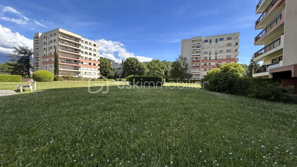 Jardin - Appartement T3 avec Balcon à Echirolles