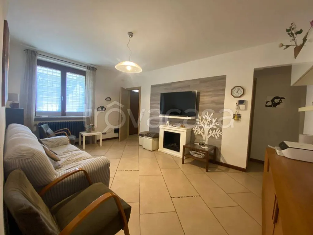 Elutuba - Rustic Villa with Private Garden in Carignano