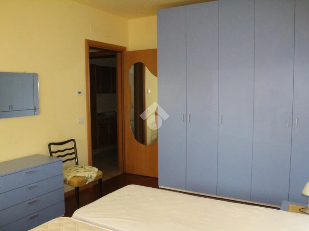 Magamistoad - Bright Two-Bedroom Apartment with Terrace in Bergamo