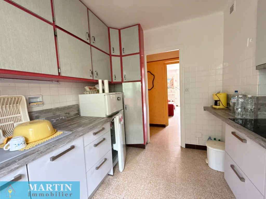 Cucina - Bright 2-Bed Flat with Balcony in Petite Provence