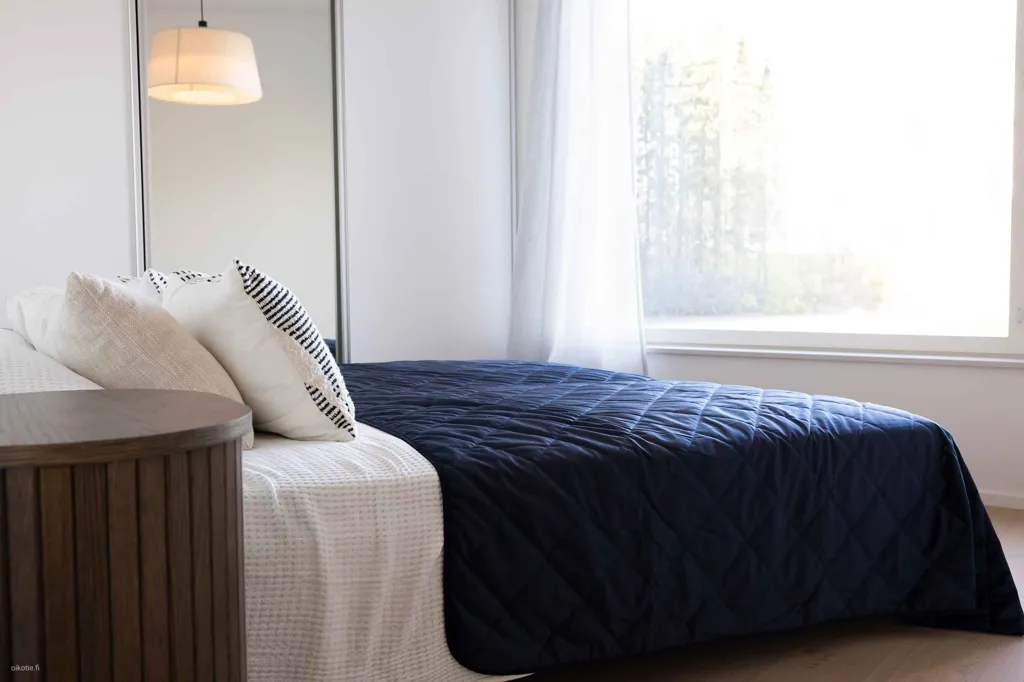Magamistoad - Bright Corner Apartment with Balcony in Pasila