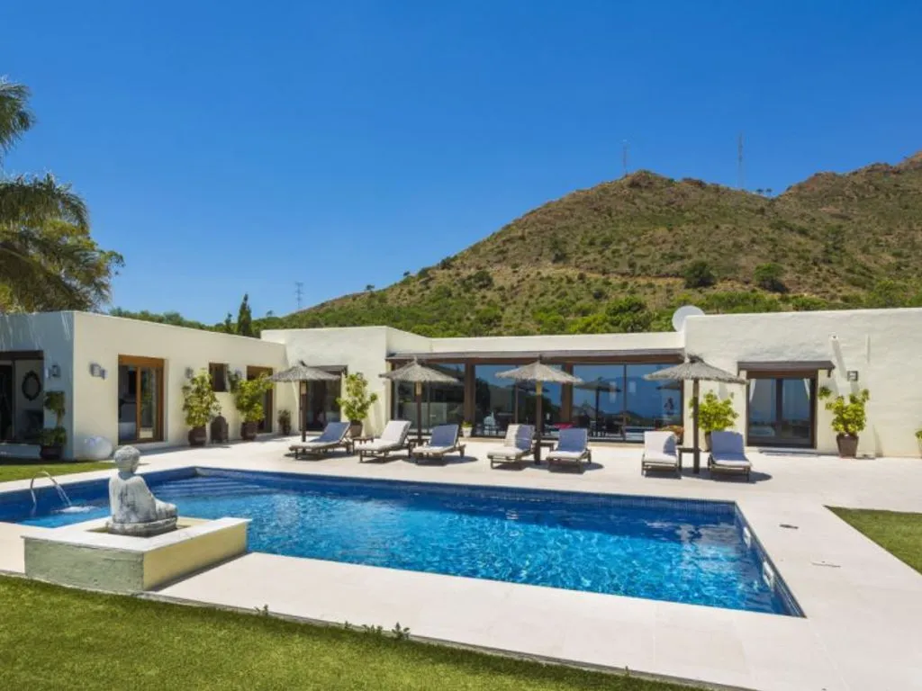 Bassein - Luxury Villa with Pool in Estepona, Malaga