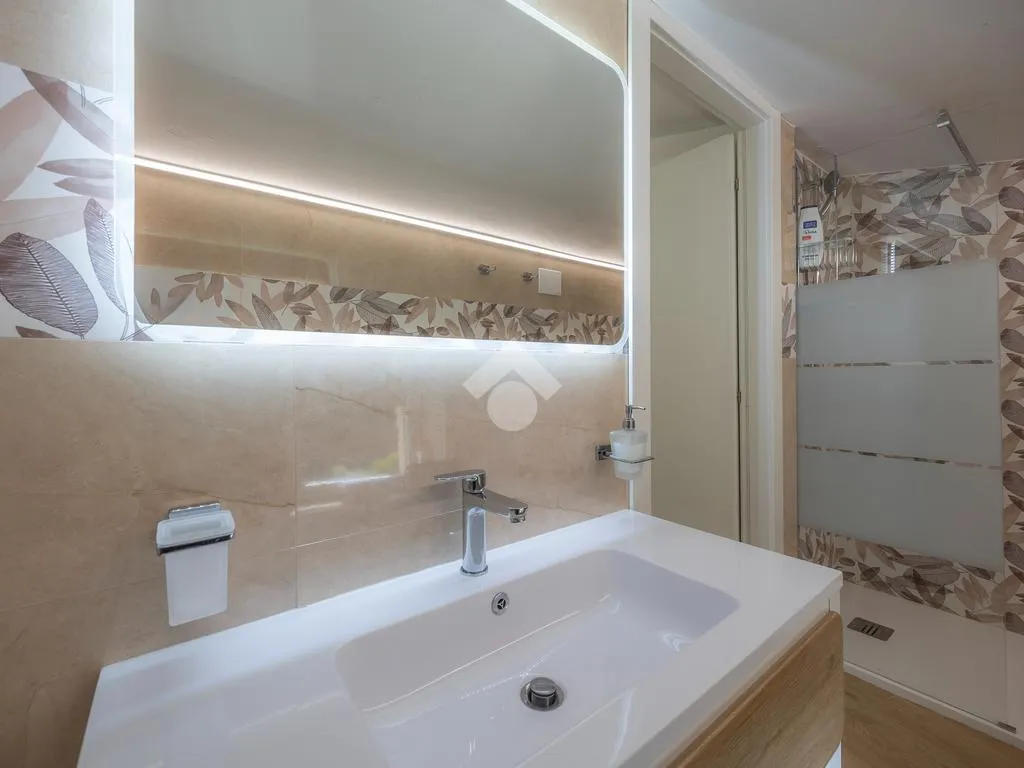 Bathrooms - Rustic House with River View near Verona