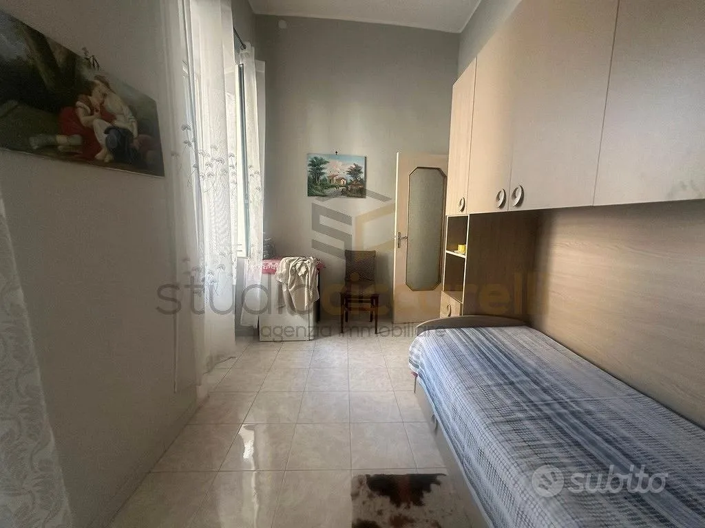Chambres - Apartment in Courtyard, Central Giugliano