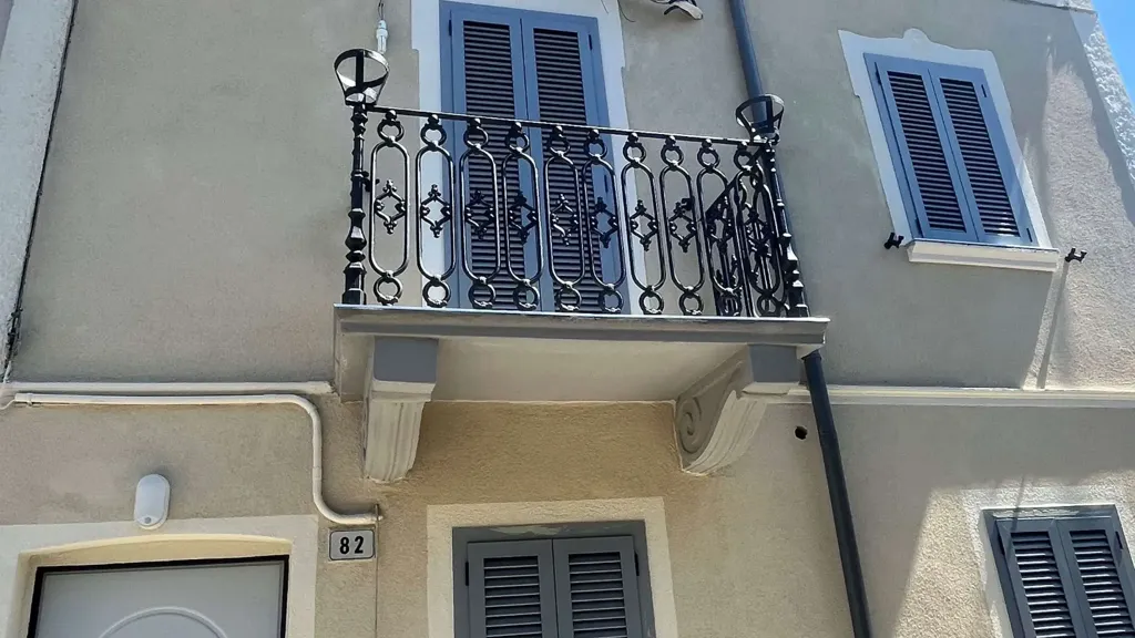 Balcon - Fully Rented Semi-Detached Villa in Bibbiano