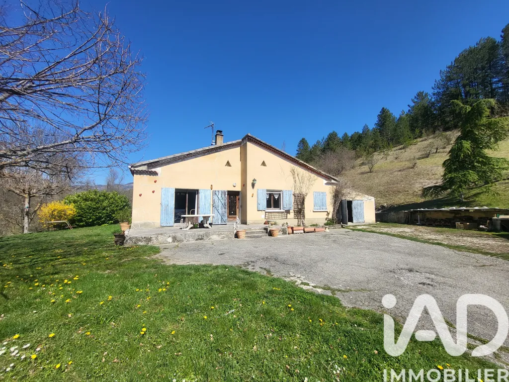 Extérieur - Maison avec vue sur le lac à Cornillon-Sur-L'Oule