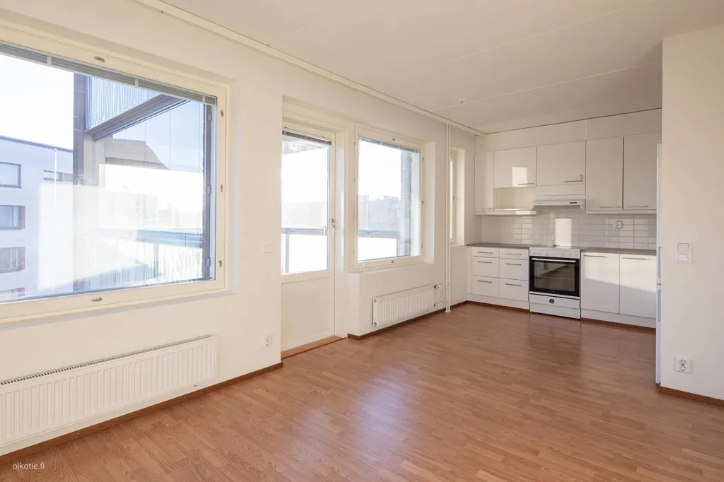 Cuisine - Bright Apartment with Balcony in Rekola, Vantaa