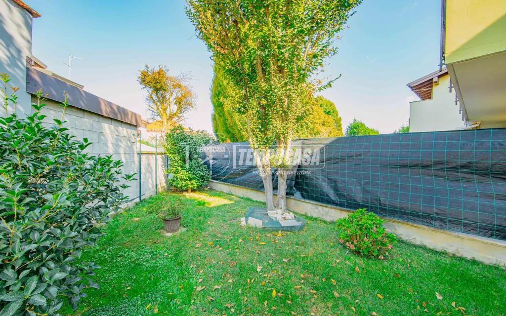 Jardin - Modern Villa with Private Garden in Vigevano