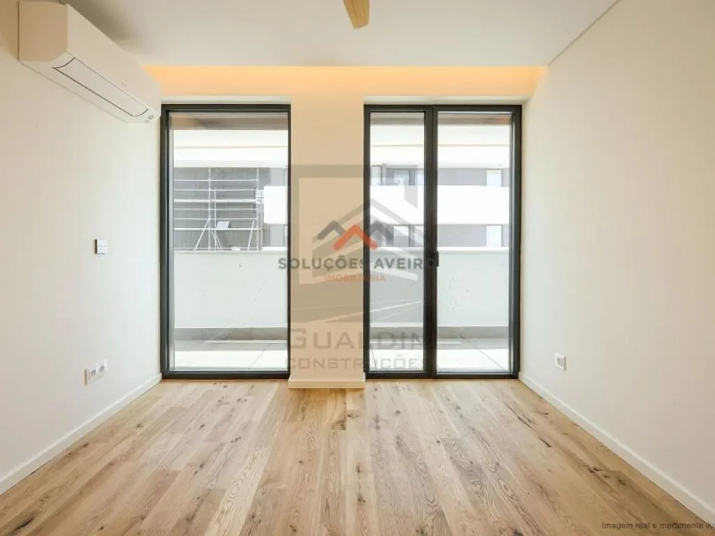 Toad - Luxury Flat with Terrace in Aveiro