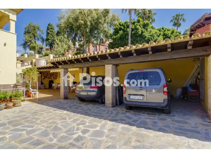 Garage - Pareded Villa with Pool in La Quinta