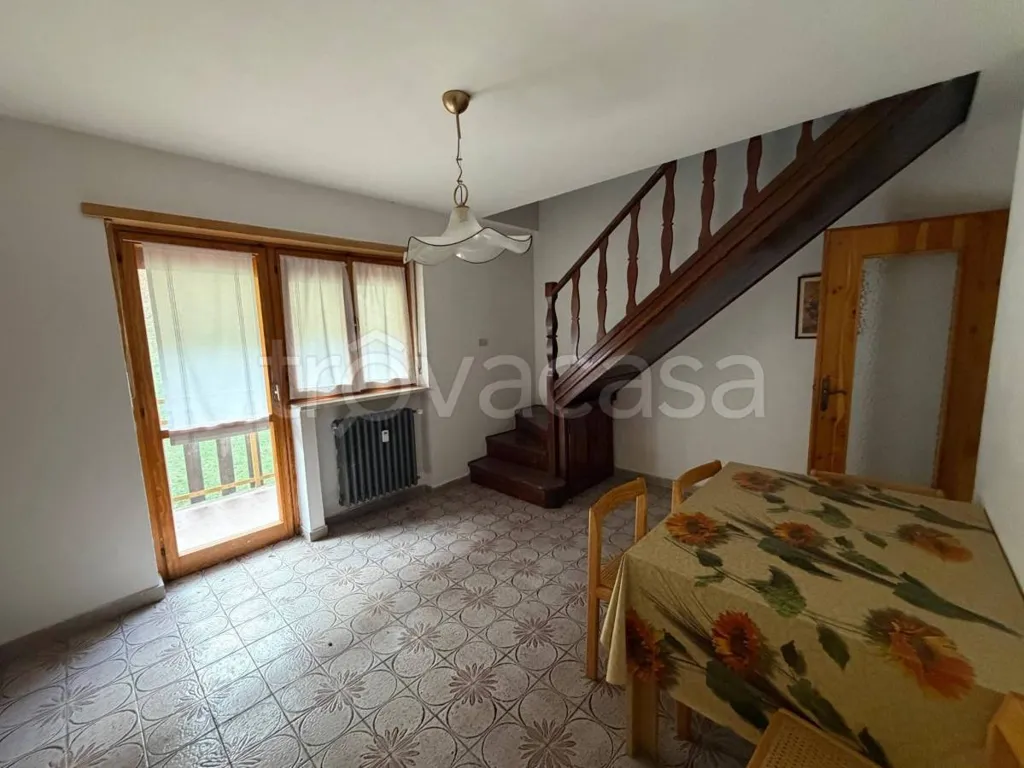 Salle à manger - Two-Bedroom Apartment with Balcony in Chiomonte