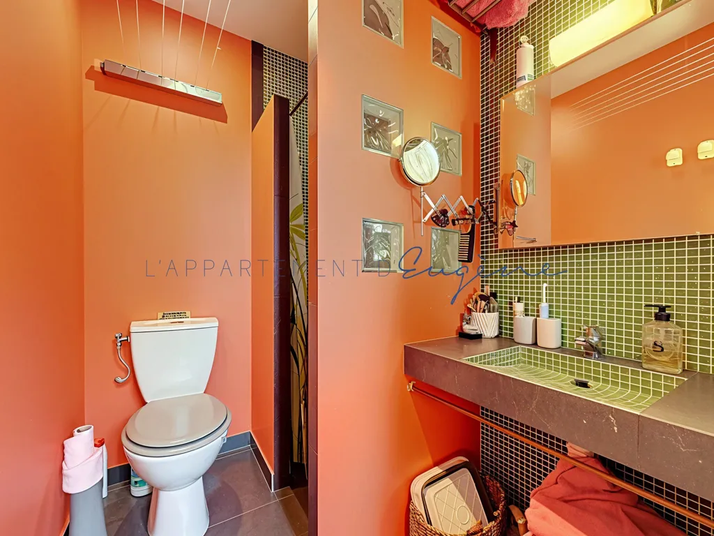 Bathrooms - Duplex with River View in Boulogne-Billancourt