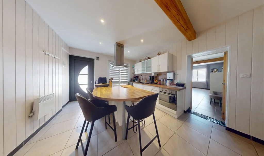 Köök - Spacious Townhouse with Garage in City Centre