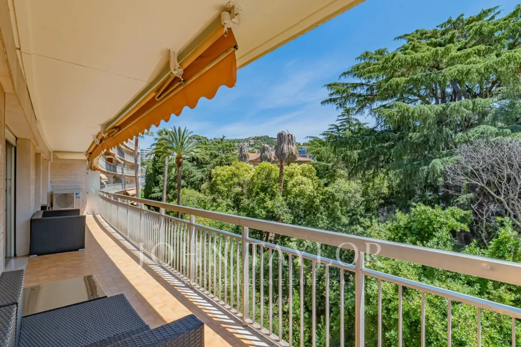 Balcone - City Centre Apartment with Sea View in Nice