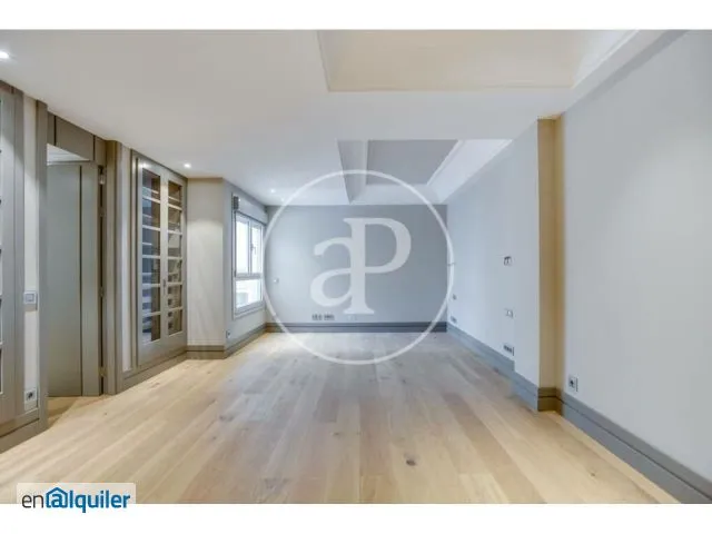 Soggiorno - Apartment with Balcony in Retiro, Madrid