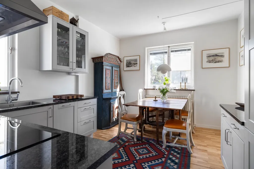 Köök - Bright Apartment with Balcony in Hammarbyhöjd