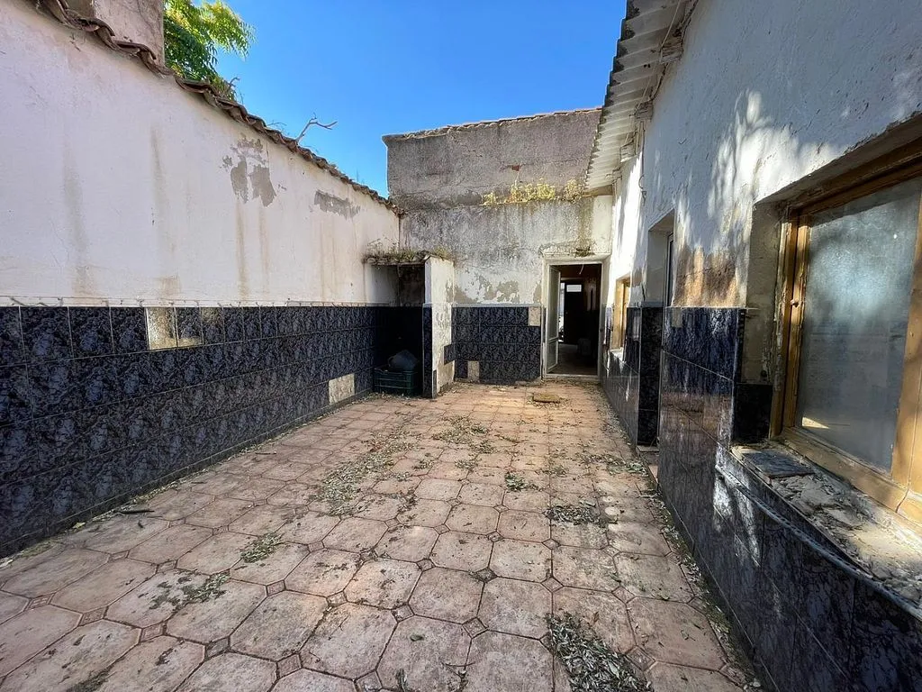 Aed - House with Terrace in Valdepeñas